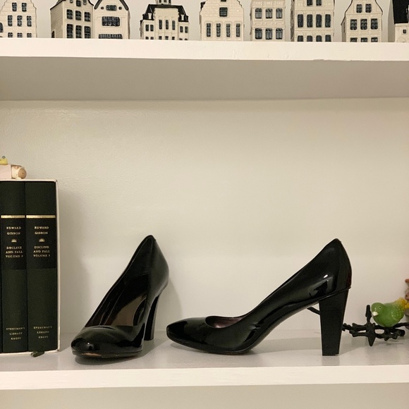 Coach Black Patent Leather Heels - Picture 4 of 8
